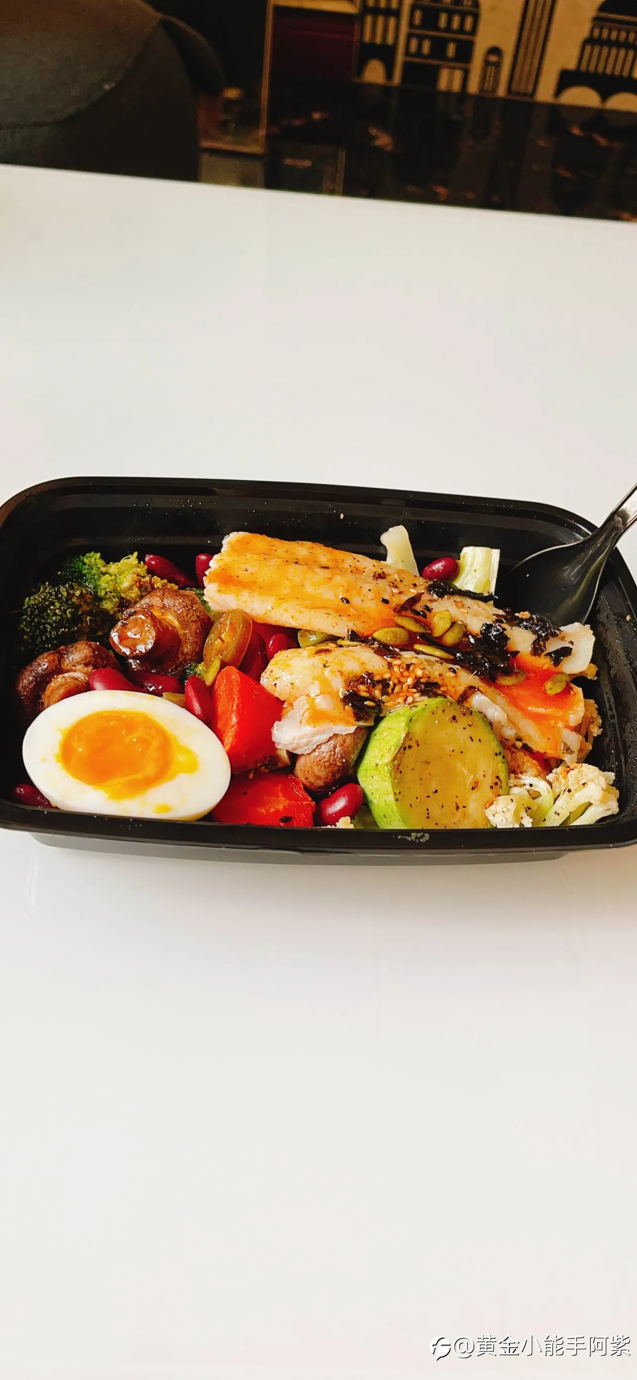 feed image
