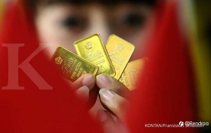 Harga emas Antam hari ini melorot Rp 8.000 ke Rp 942.000 per gram pada Kamis (26/8)
