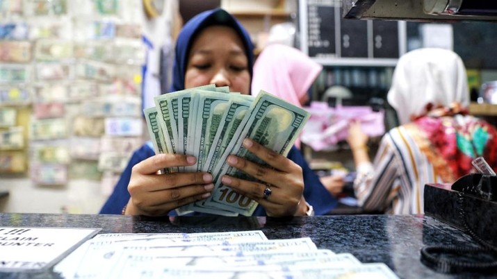 Pembukaan Pasar: Rupiah Melemah ke Rp 14.360/US$