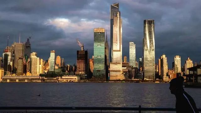 小心房市“黑天鹅”!专家警告美国房价恐出现暴跌