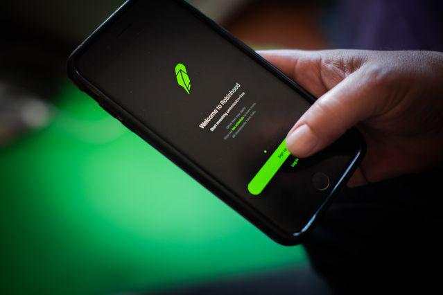 Two Problems Loom for Robinhood’s Stock