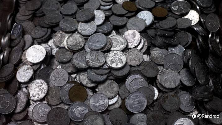 Menguat di Kurs Tengah BI, Rupiah Malah Lemah di Pasar Spot