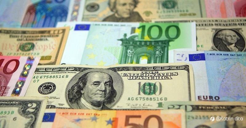 Cerna Keputusan The Fed, Dolar AS Melemah