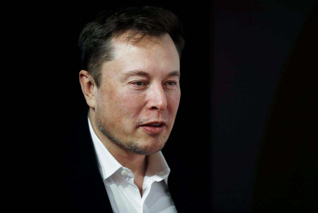 大跌近5%，市值蒸发超3800亿元，马斯克会卖崩特斯拉吗？