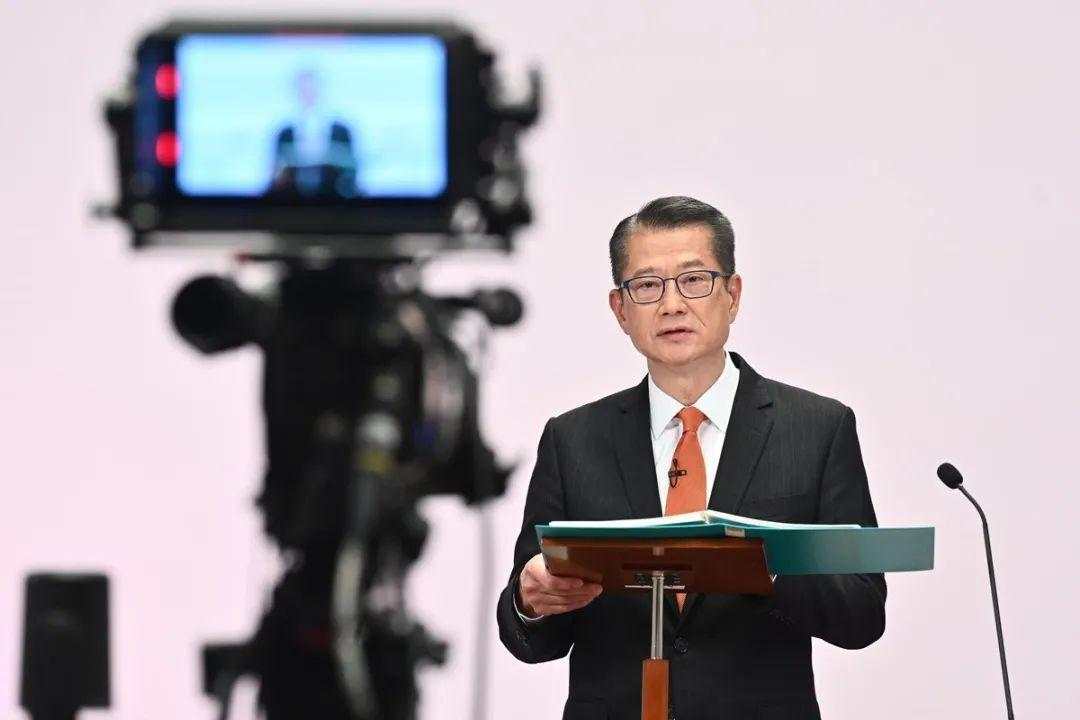 每人1万港元消费券!香港1700亿逆周期措施来了......北上深疫情有新情况