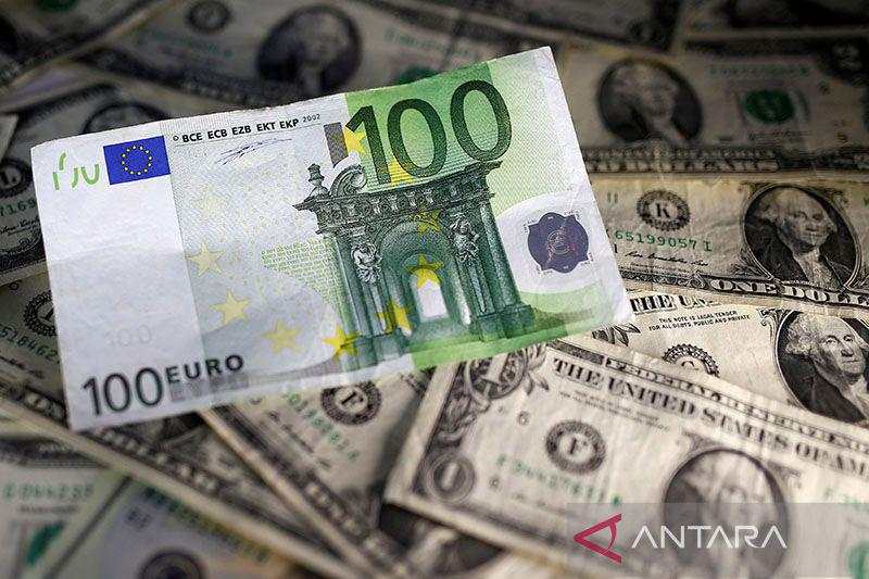 Dolar AS menguat didukung data kenaikan lebih besar suku bunga Fed