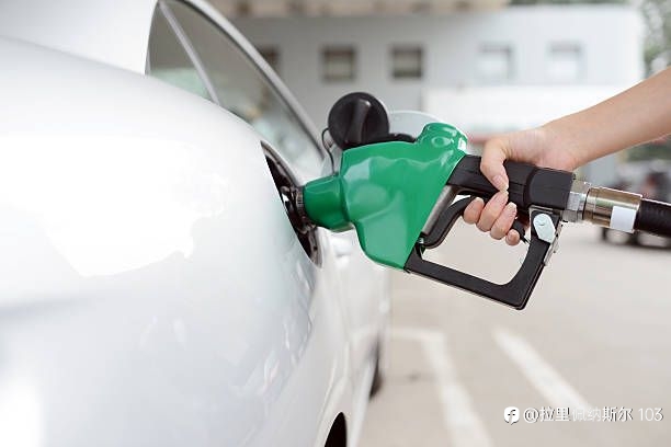Oil Knocked Out on Chances of Supply Growth