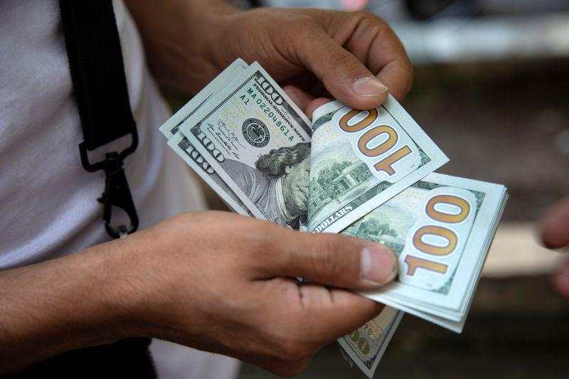 Dolar AS Naik, Yen Dapat Bantuan Bahkan saat Pasar Obligasi Lebih Tenang