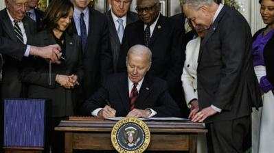 Tổng thống Biden phê duyệt gói viện trợ 13.6 tỷ USD cho Ukraine
