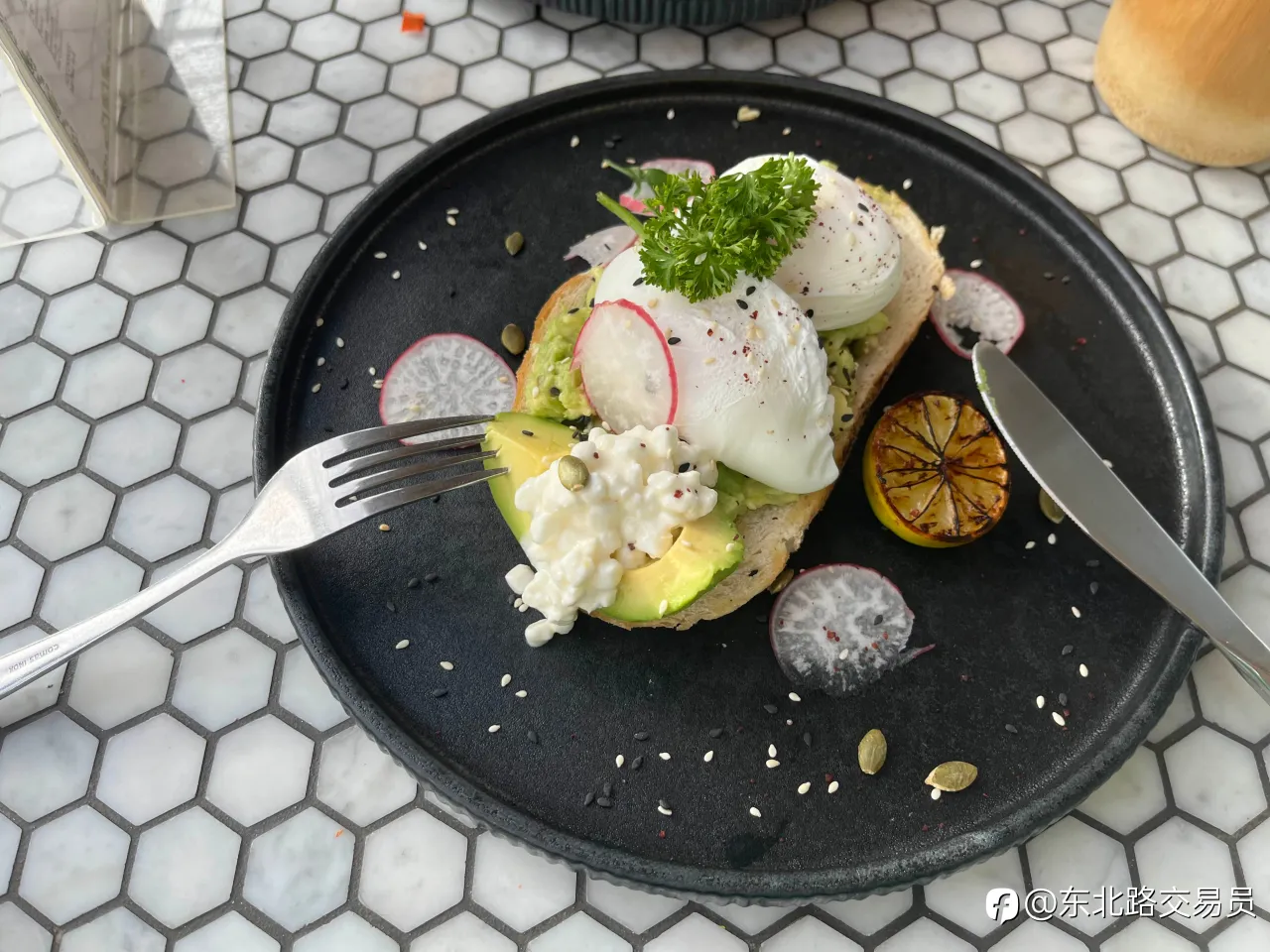 feed image