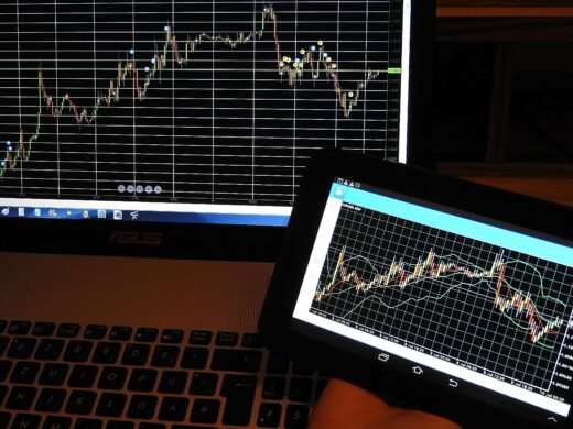 Stock Trading VS Forex Trading – 7 Main Differences