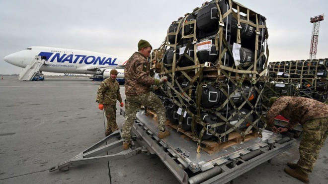 Đại tá Nga: NATO thiếu vũ khí cung cấp cho Ukraine chỉ là 'đòn gió'
