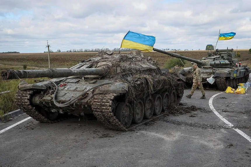 Phe ly khai ở Lugansk: Ukraine điều 40.000 quân áp sát chiến tuyến