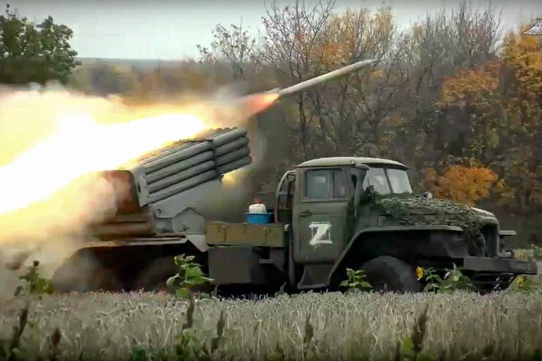 Phe ly khai ở Lugansk: Ukraine điều 40.000 quân áp sát chiến tuyến