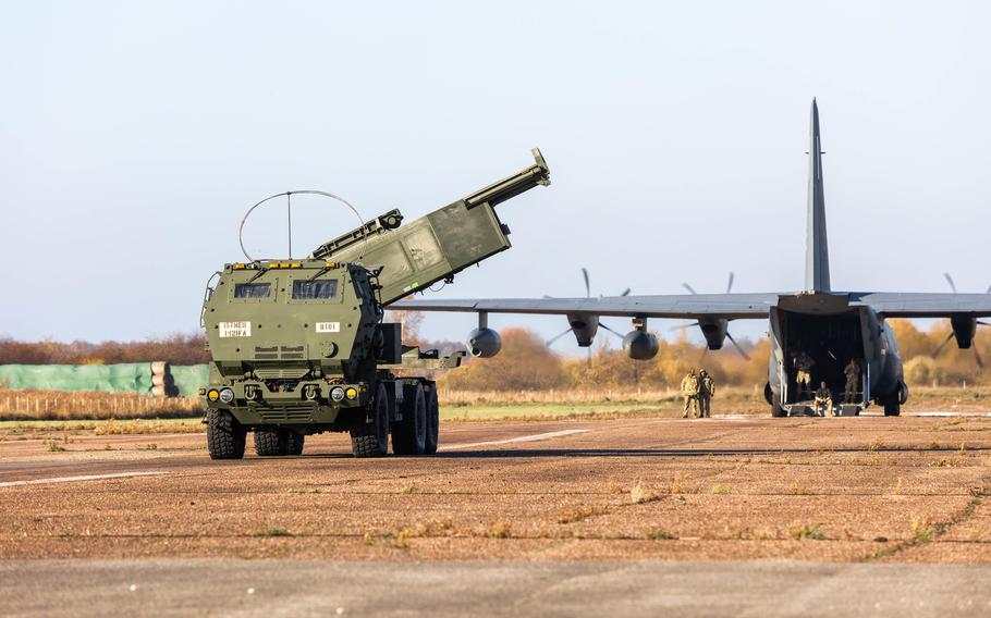 Mỹ đưa 2 hệ thống HIMARS tới quốc gia đồng minh NATO giáp Nga
