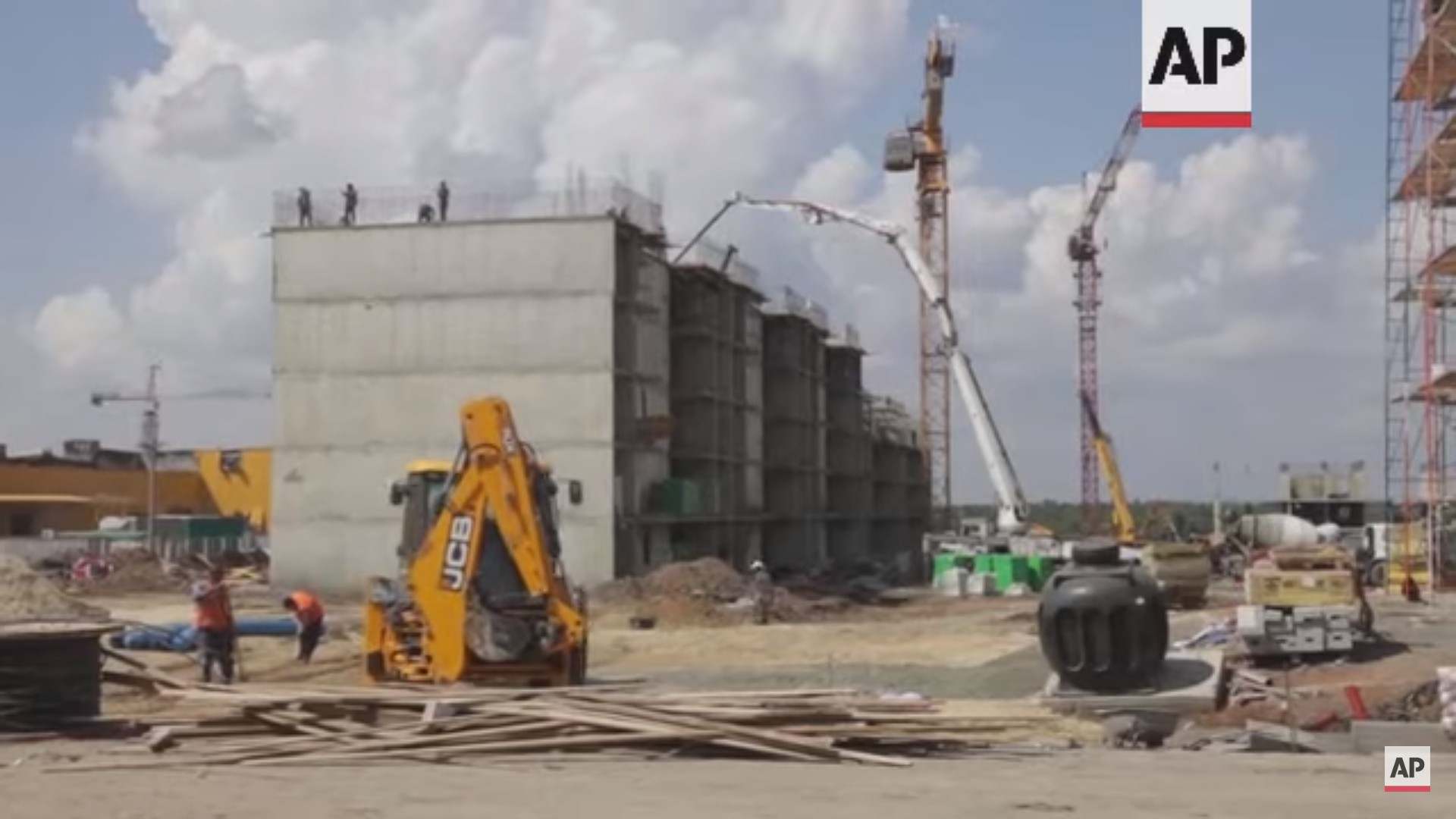 Hơn 5 tháng sau khi kiểm soát, Nga đang khôi phục thành phố Mariupol ra sao?