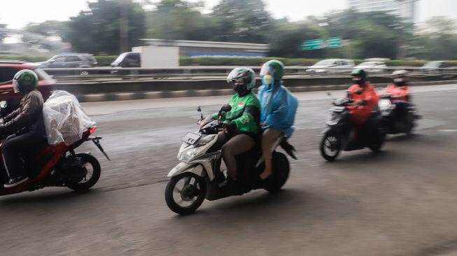 DPR Usulkan Ojol Jadi Angkutan Umum dan Pakai Plat Nomor Kuning