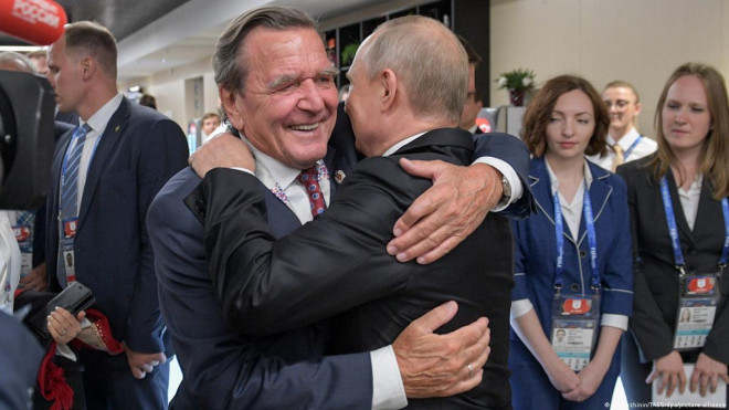Tổng thống Putin tranh thủ sự ủng hộ của 5 nhân vật có ảnh hưởng tại phương Tây