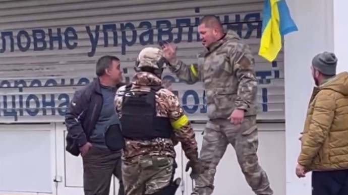 Nga tuyên bố hoàn tất rút quân, lực lượng Ukraine tiến vào Kherson