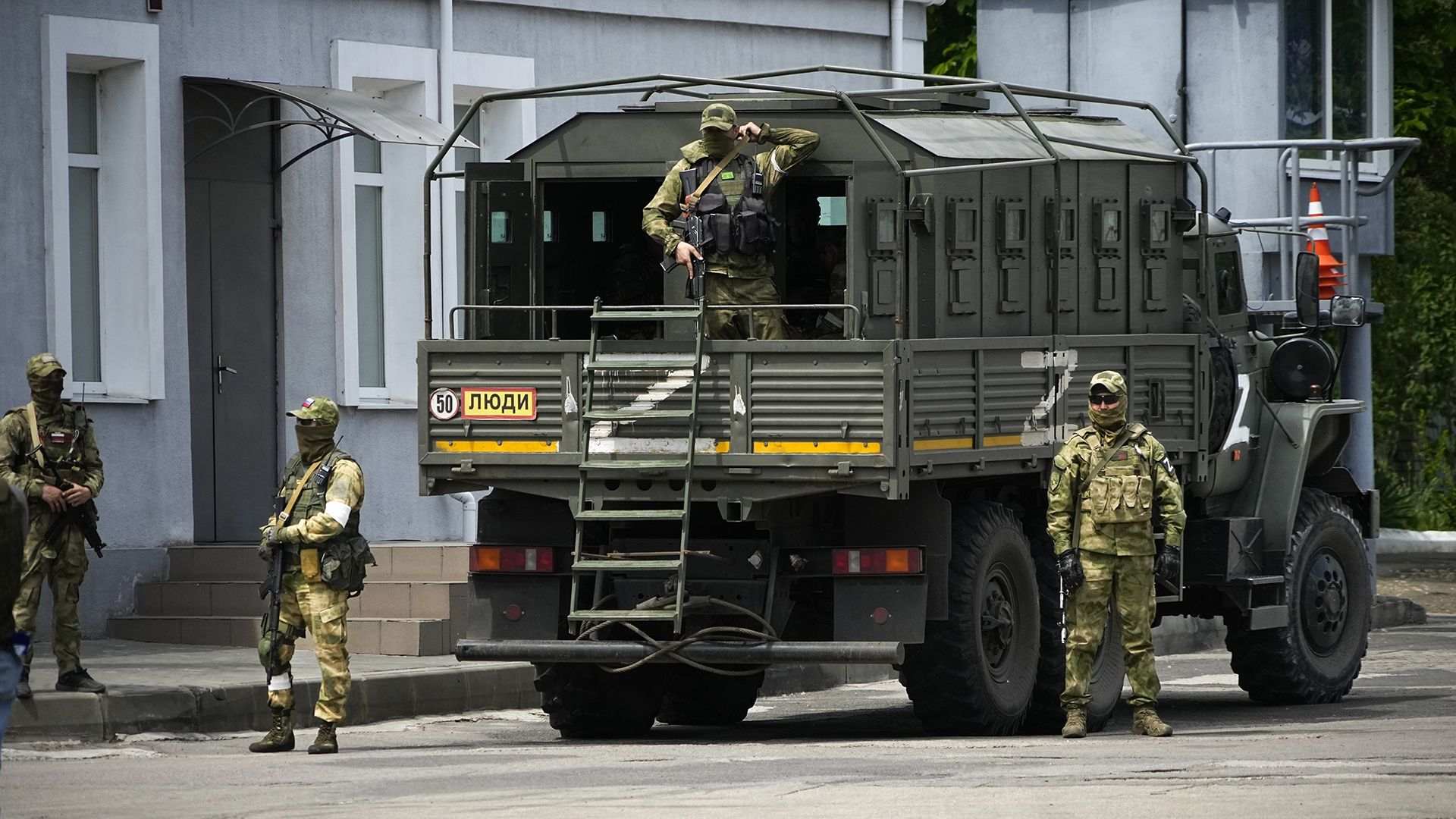 Nga rút quân khỏi bờ tây sông Dnipro: Bờ đông có gì đang chờ Ukraine?