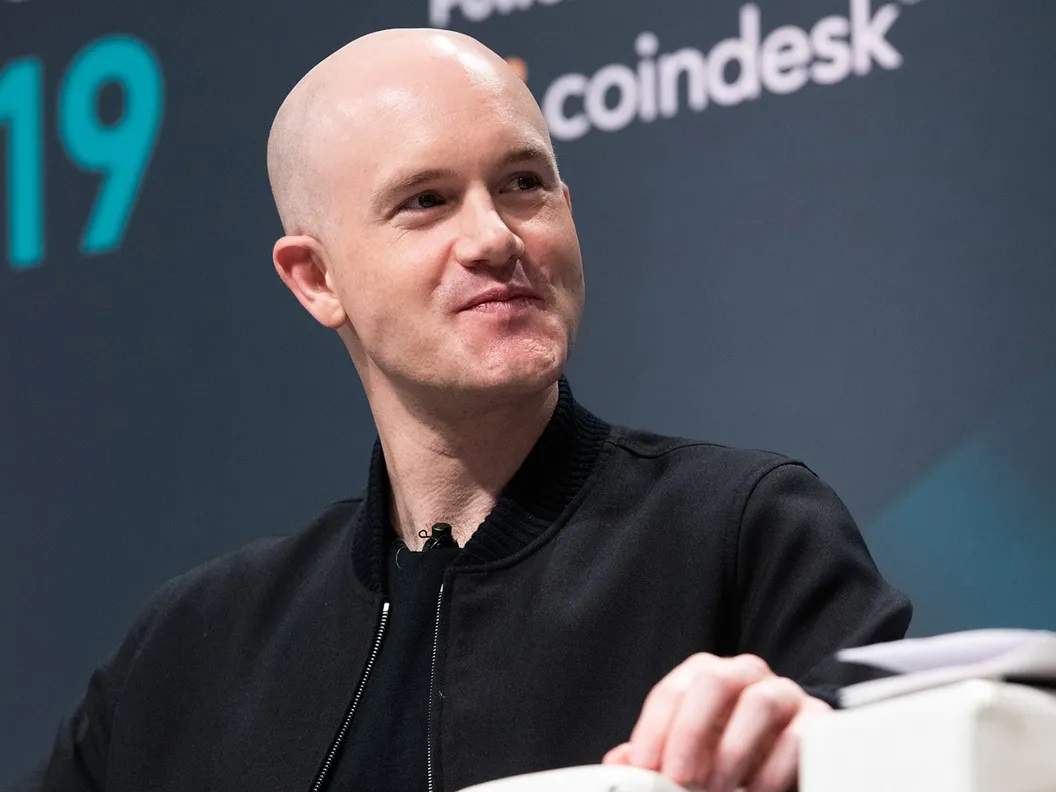 Coinbase tiếp tục làn sóng cắt giảm nhân viên