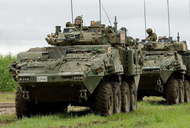 Quân đội Ukraine nhận hàng loạt tăng, thiết giáp tối tân trong thời gian ngắn