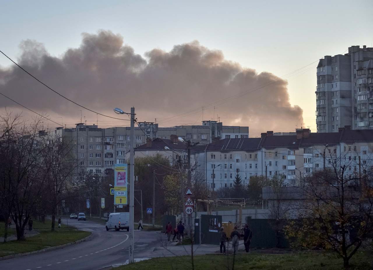 Ukraine hứng vụ tập kích tên lửa lớn nhất của Nga