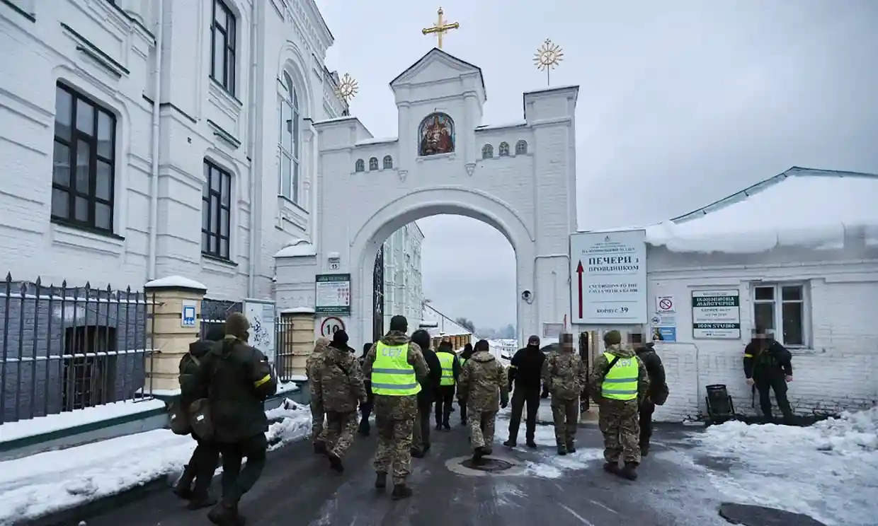 Đặc vụ Ukraine đột kích tu viện 1.000 năm tuổi ở Kiev