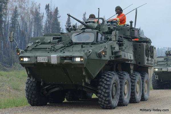 Quân đội Ukraine nhận hàng loạt tăng, thiết giáp tối tân trong thời gian ngắn
