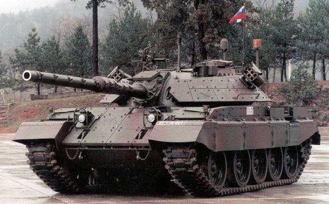 Quân đội Ukraine nhận hàng loạt tăng, thiết giáp tối tân trong thời gian ngắn