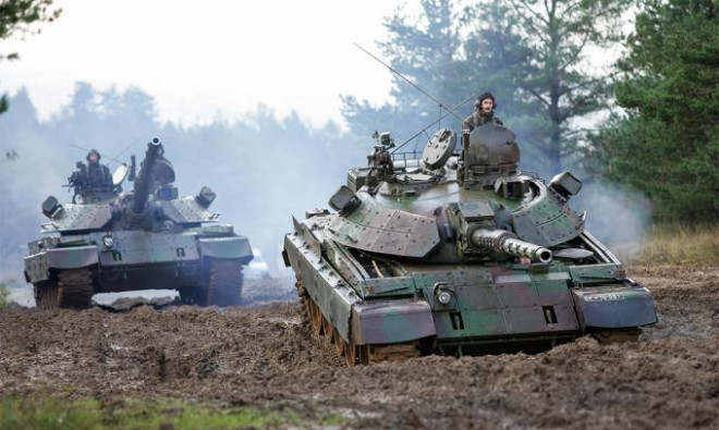 Quân đội Ukraine nhận hàng loạt tăng, thiết giáp tối tân trong thời gian ngắn
