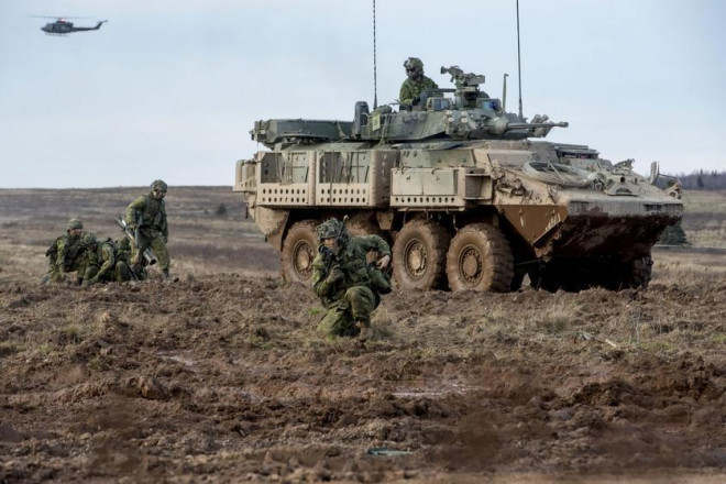 Quân đội Ukraine nhận hàng loạt tăng, thiết giáp tối tân trong thời gian ngắn