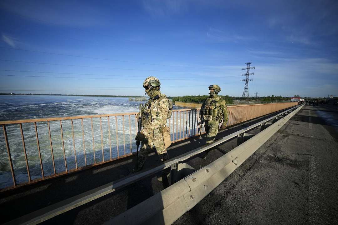 Nga rút quân khỏi thành phố Kherson: Ukraine, Mỹ và NATO phản ứng ra sao?