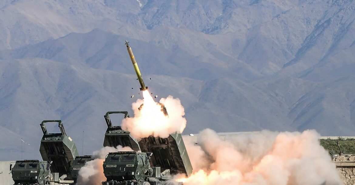 Quốc gia Baltic quyết định mua 8 hệ thống HIMARS của Mỹ, hàng trăm đạn tên lửa