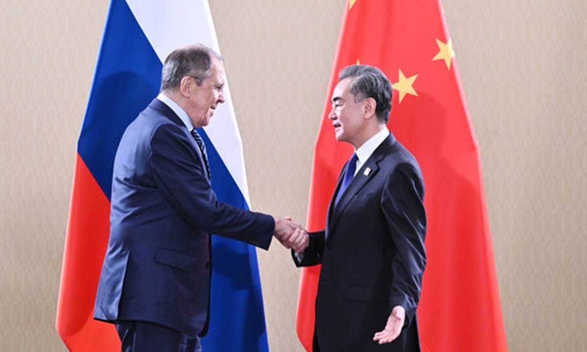 Cuộc gặp Ngoại trưởng Nga - Trung: Bắc Kinh nói gì về khủng hoảng Ukraine?