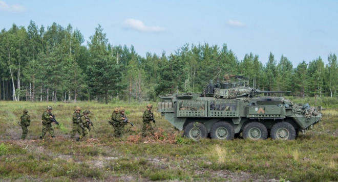 Quân đội Ukraine nhận hàng loạt tăng, thiết giáp tối tân trong thời gian ngắn