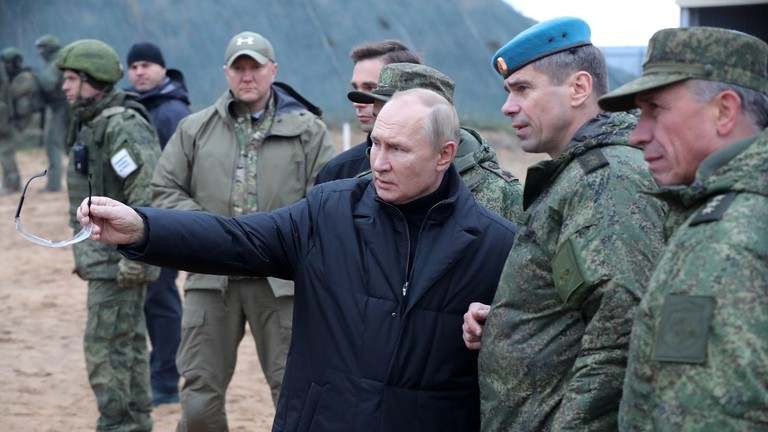Ông Putin tiết lộ lý do Nga không ngại mức trần giá dầu 60 USD/thùng
