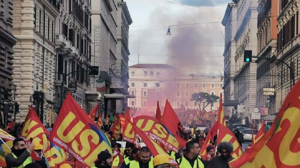 Italia: Hàng nghìn người biểu tình, đòi cắt vũ khí viện trợ cho Ukraine