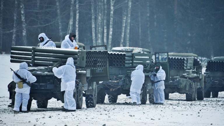 Ukraine: Toàn chiến tuyến Donetsk bị pháo kích, quân đội Nga hướng tới Lyman
