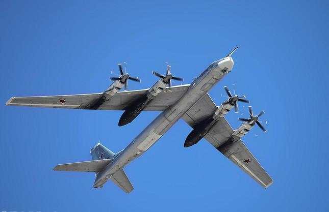 Gia tăng bất thường số lượng oanh tạc cơ Tu-95 và Tu-160 ở căn cứ không quân Engels