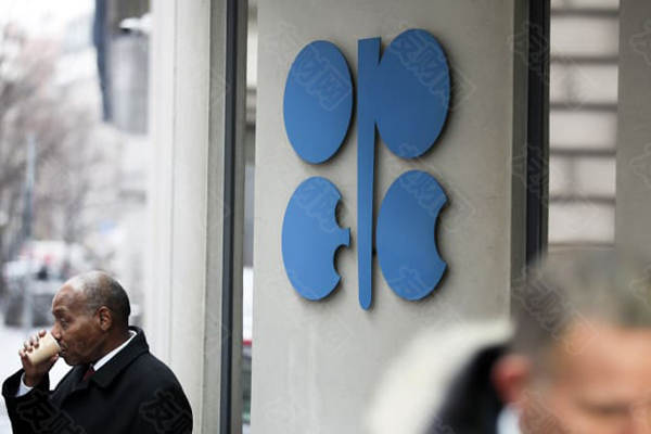 OPEC+同意在制裁俄罗斯之前坚持现有的石油减产政策