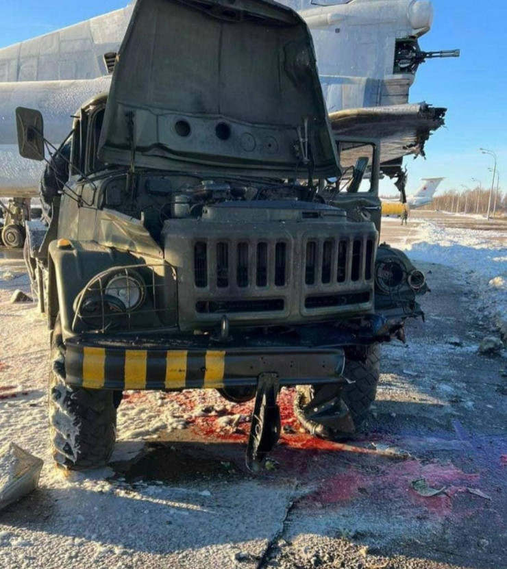 Vũ khí bí mật tầm bắn 1.000 km của Ukraine đã tập kích căn cứ không quân Nga?