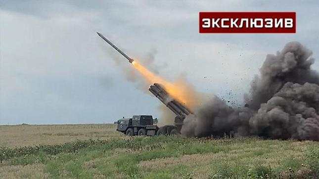 Nga khoe sức mạnh pháo phản lực BM-30 Smerch trong chiến dịch quân sự ở Ukraine