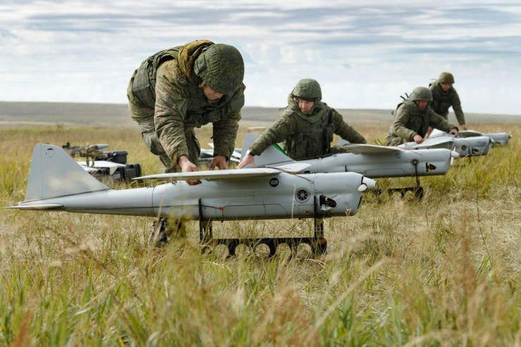 Quân đội Nga đang 'tái định vị' ở Donetsk và Zaporizhzhia