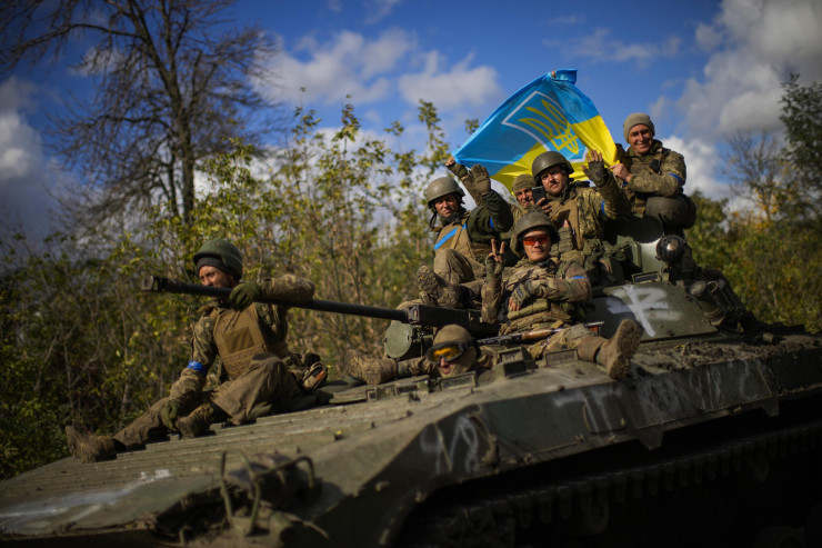 Quân đội Nga đang 'tái định vị' ở Donetsk và Zaporizhzhia
