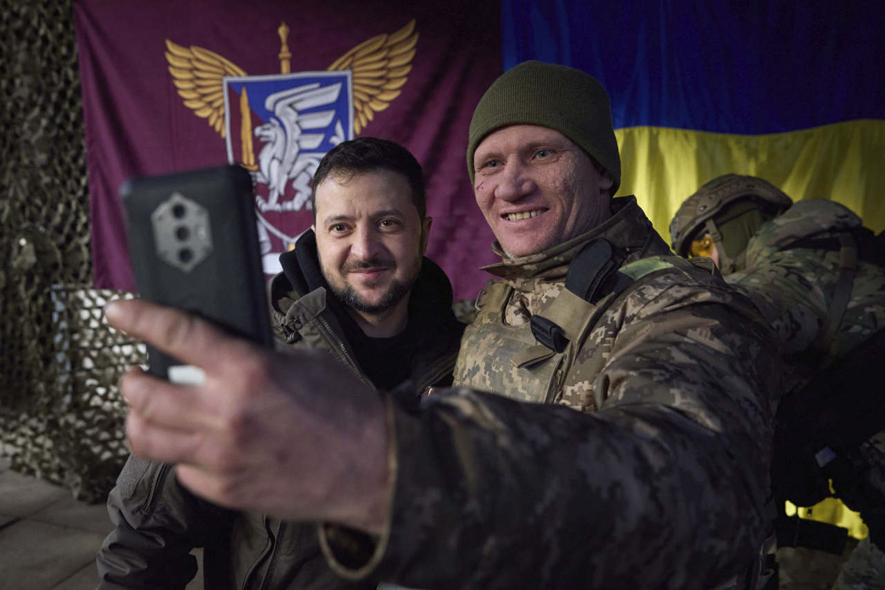 Ông Zelensky bí mật tới vùng giao tranh nóng nhất Ukraine