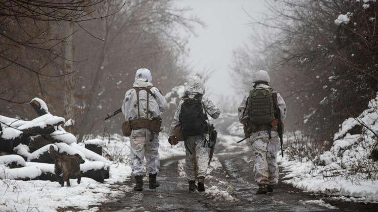 Quân đội Nga đang 'tái định vị' ở Donetsk và Zaporizhzhia