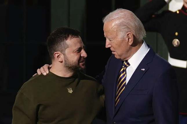 Hé lộ hậu trường chuyến thăm Mỹ chớp nhoáng của Tổng thống Ukraine Zelensky