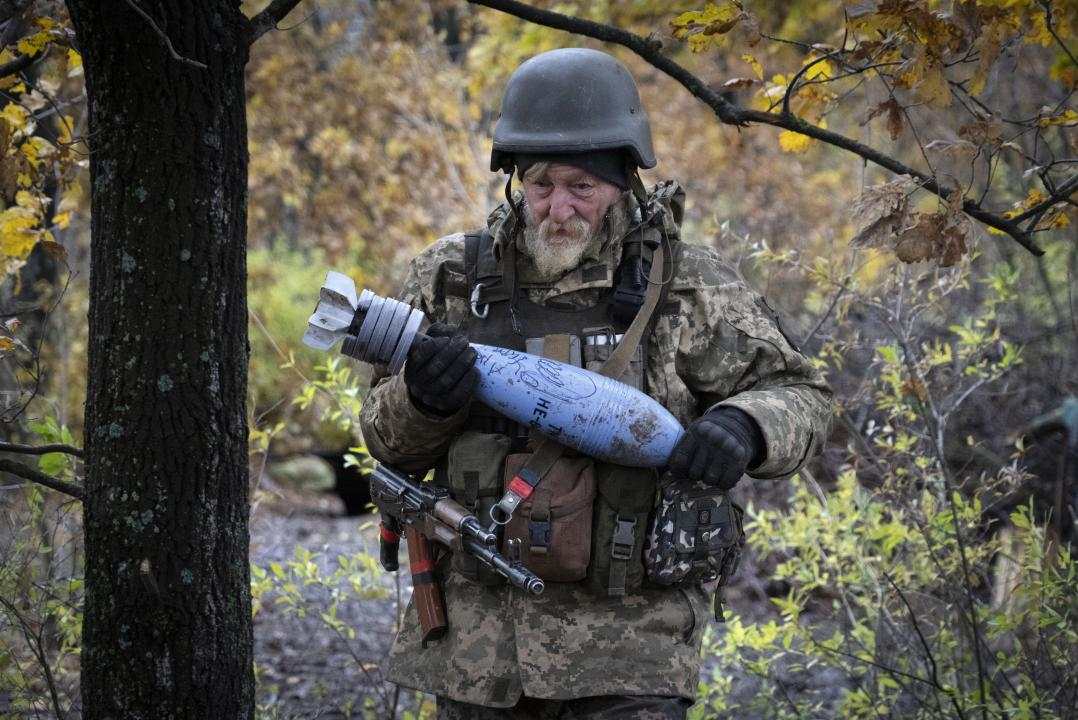 Nã pháo 1 ngày bằng NATO bắn cả tháng ở Afghanistan, Ukraine đưa khối 30 nước vào thế khó?