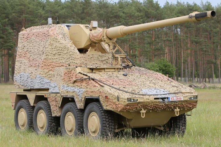 Đức chuyển 18 siêu pháo tự hành RCH-155 cho Ukraine